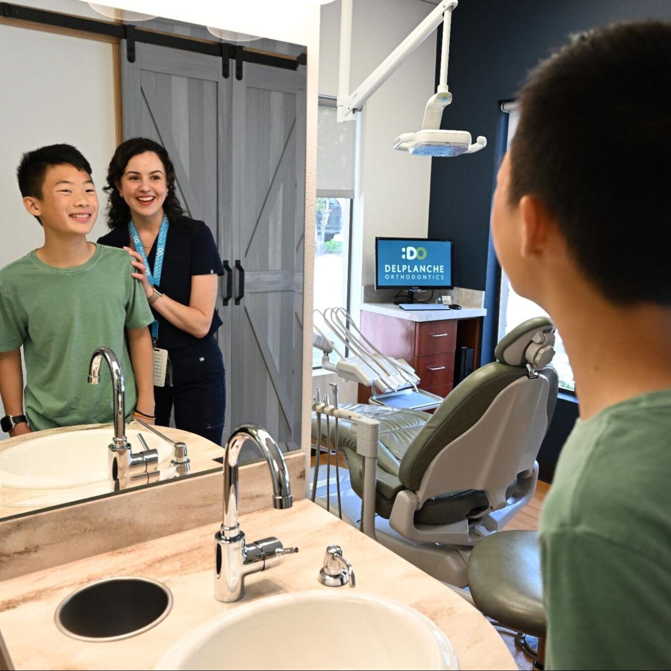 Your Teen's Guide to Braces & Invisalign
